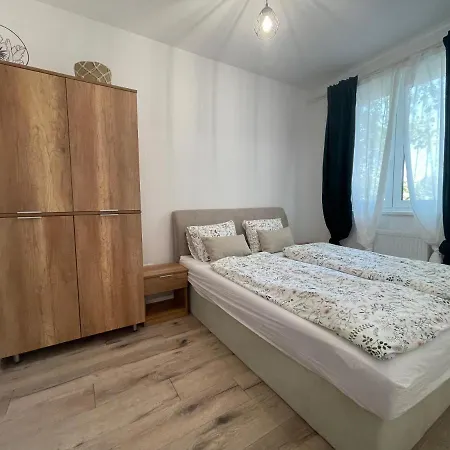דירה Szofi Apartman שיופוק